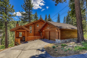 Horizon at Tahoe Donner w Private Hot Tub and Mountain Views Truckee